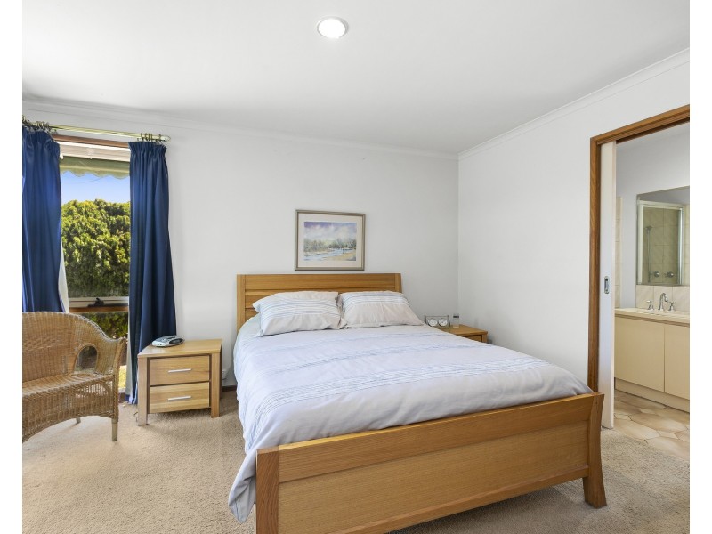 36 Mcintyre Drive, Altona VIC 3018