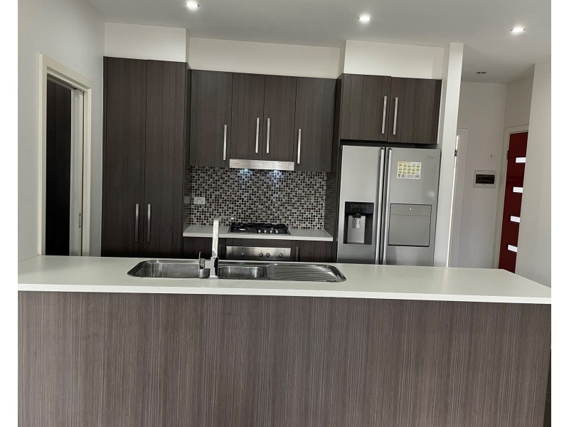 2/155 Victoria Street, Altona Meadows VIC 3028