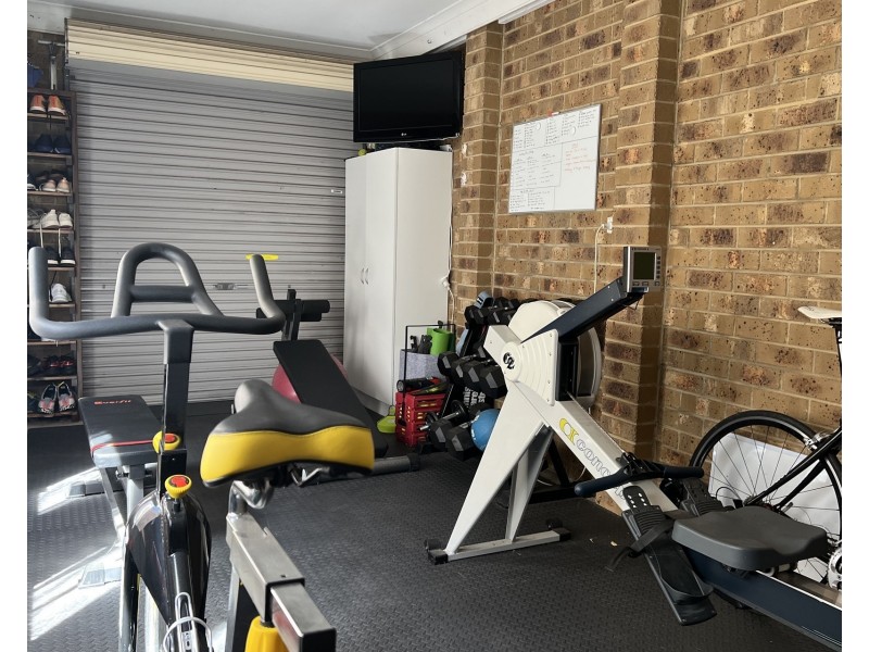 24 Maidstone Street, Altona VIC 3018