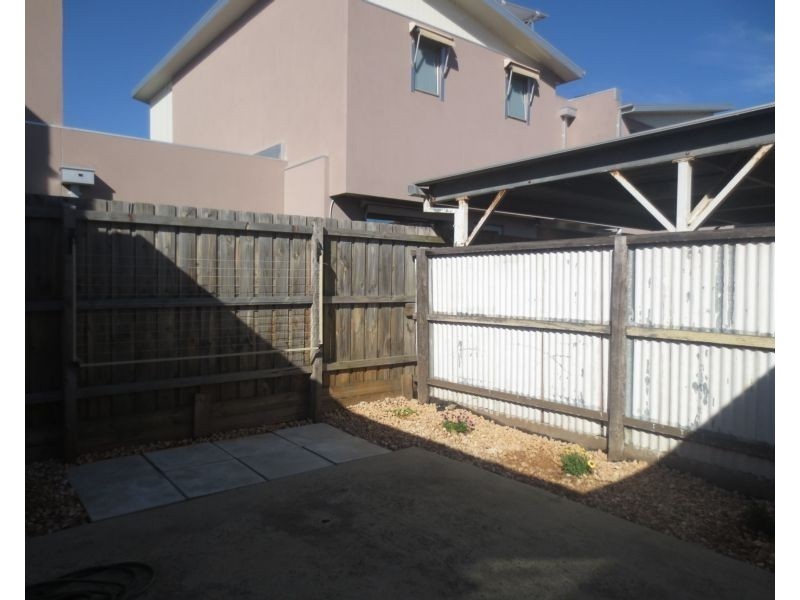 142 Civic Parade, Altona VIC 3018