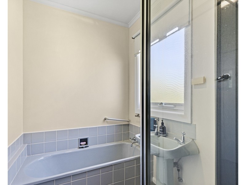 58 Bracken Grove, Altona VIC 3018