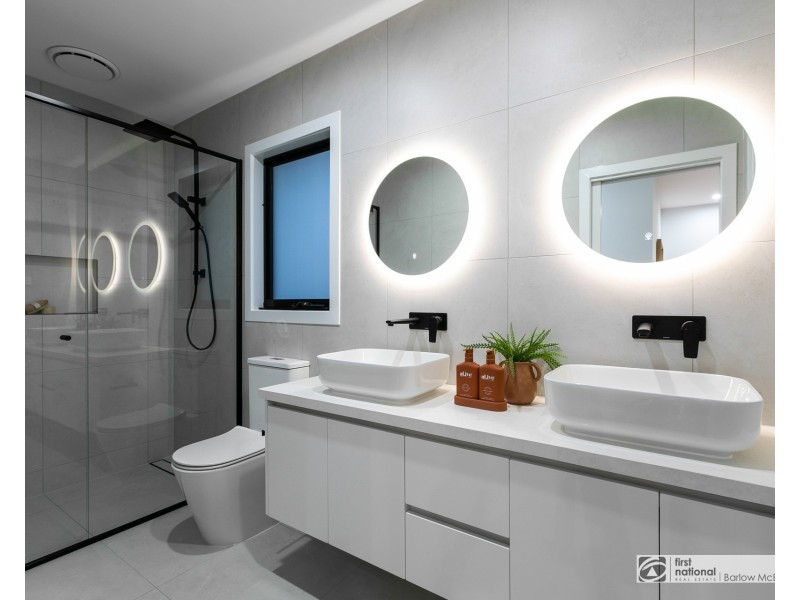 35 Chifley Avenue, Altona VIC 3018