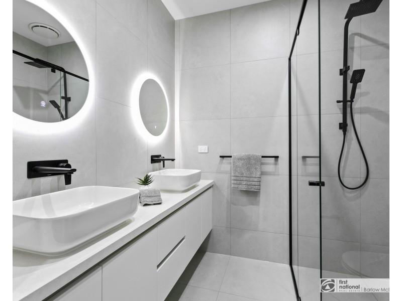 35 Chifley Avenue, Altona VIC 3018