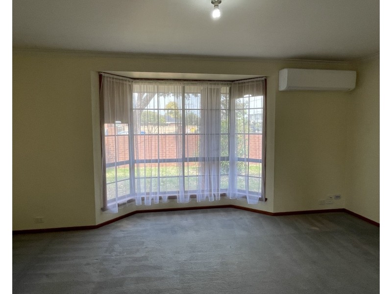 1/197 Civic Parade, Altona VIC 3018