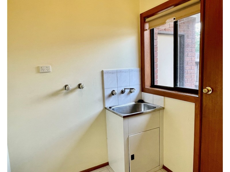 1/197 Civic Parade, Altona VIC 3018