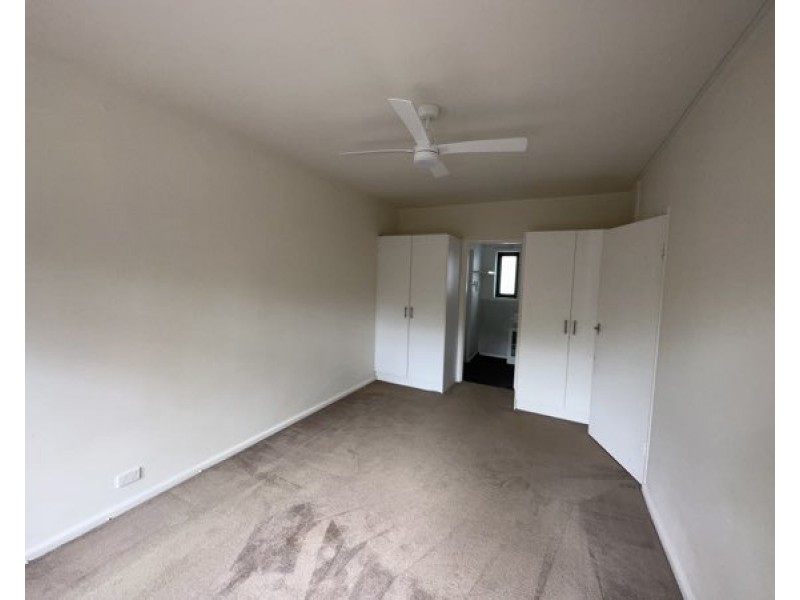 2/27 Noordenne Avenue, Altona VIC 3018