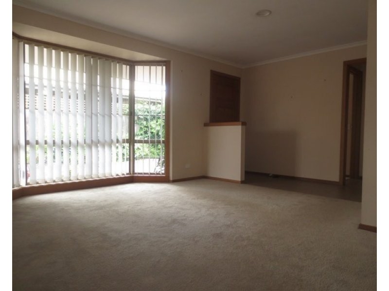 2/19 Romawi Street, Altona VIC 3018