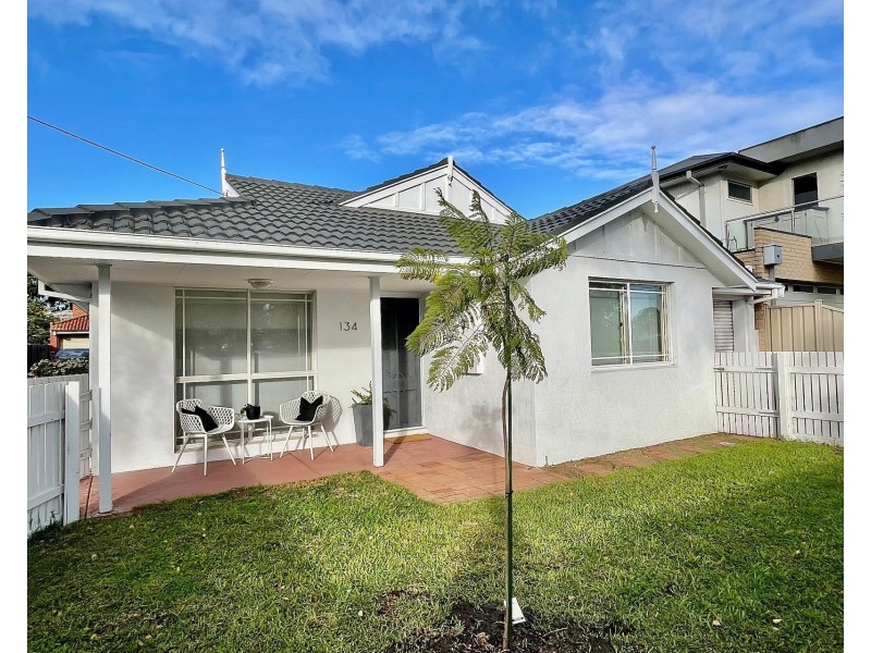 1/134 Civic Parade, Altona VIC 3018