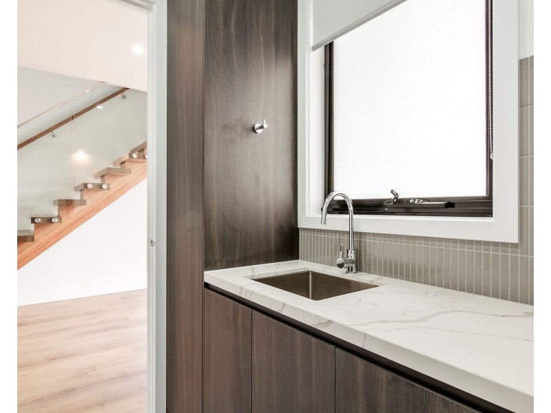 1/60 Eames Avenue, Brooklyn VIC 3012