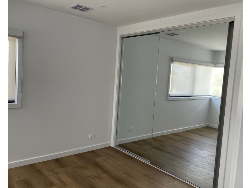 1/60 Eames Avenue, Brooklyn VIC 3012