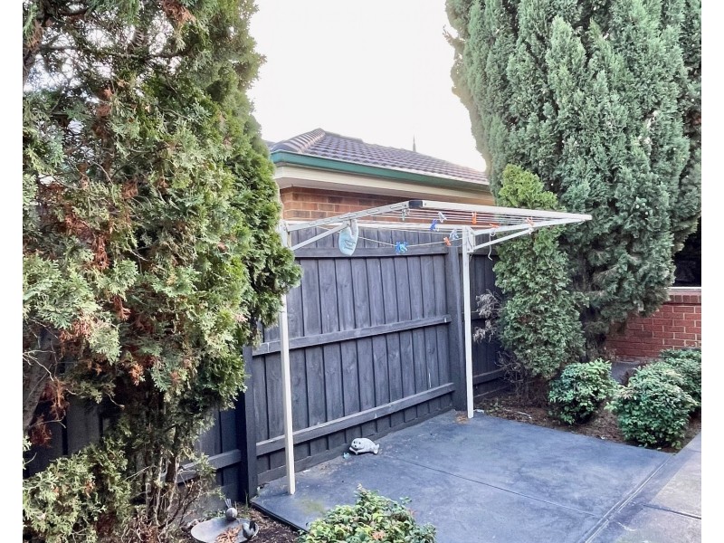 24 Lan Avenue, Altona Meadows VIC 3028