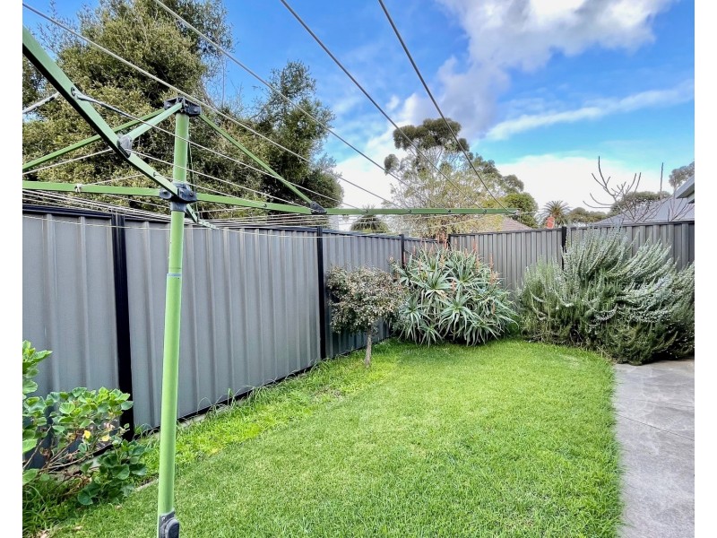2/2 Waratah Street, Seaholme VIC 3018