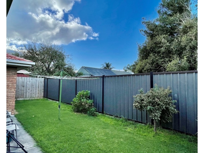 2/2 Waratah Street, Seaholme VIC 3018