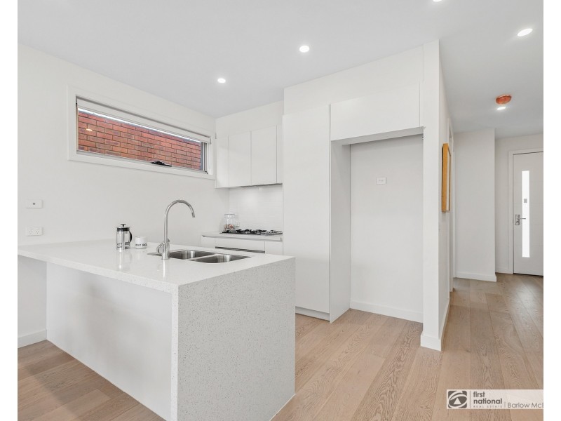 4/100 Civic Parade, Altona VIC 3018