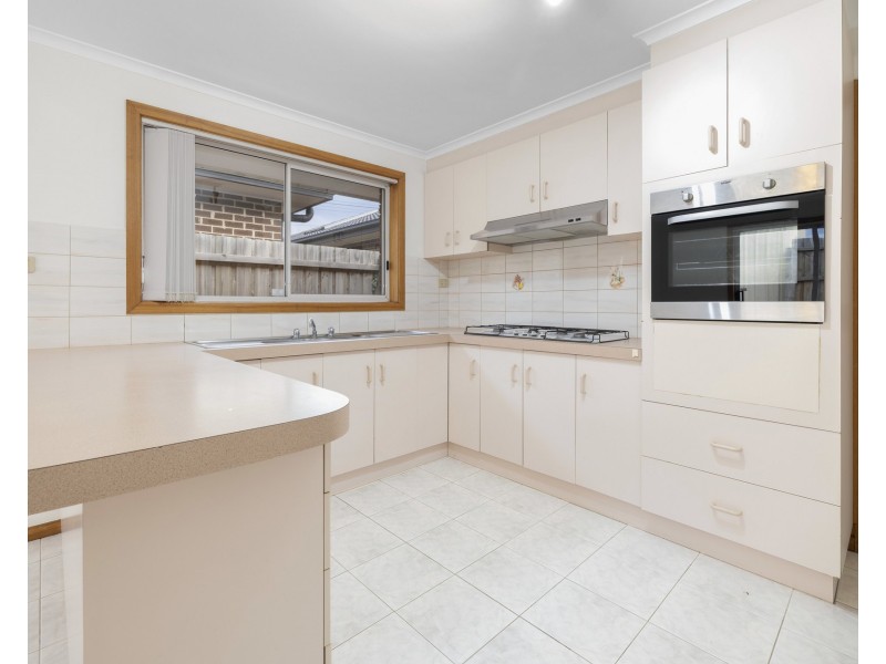 2/179 Civic Parade, Altona VIC 3018