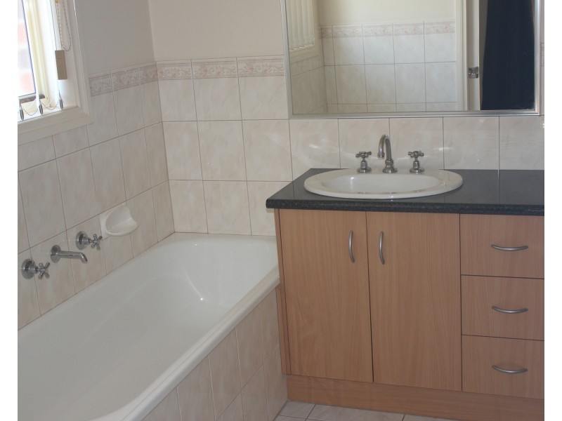 1/10 Sexton Court, Altona Meadows VIC 3028