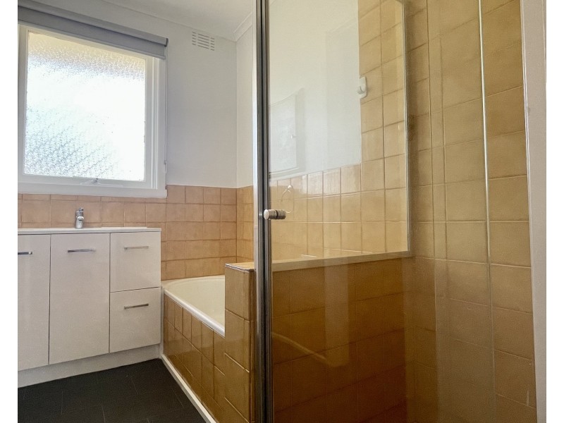 24A Grieve Parade, Altona VIC 3018