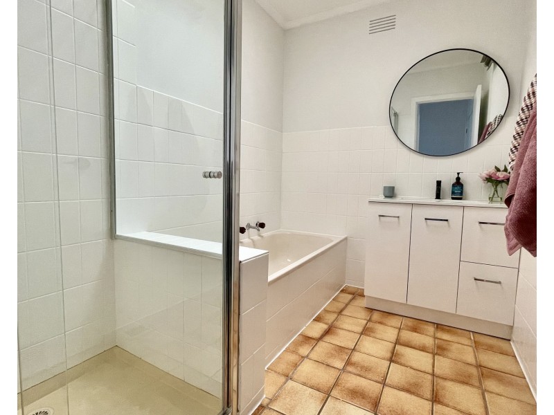 2/32 David Street, Altona VIC 3018