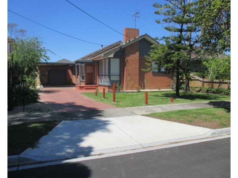 12 Thorpe Street, Newport VIC 3015