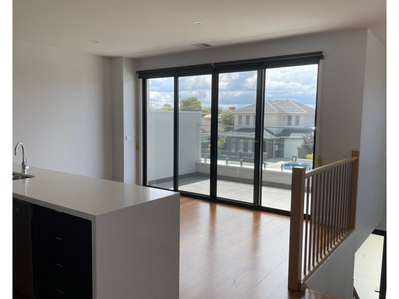 1/49 Bent Street, Altona VIC 3018