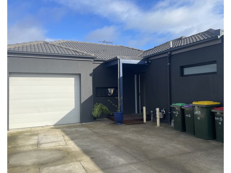 2/12 Brennan Court, Altona Meadows VIC 3028