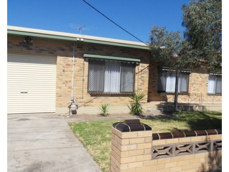 1/8 Romawi Street, Altona VIC 3018