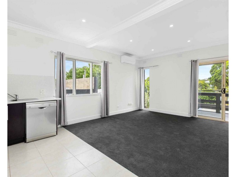 1/6 Harrington Square, Altona VIC 3018