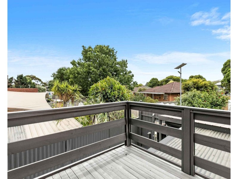 1/6 Harrington Square, Altona VIC 3018