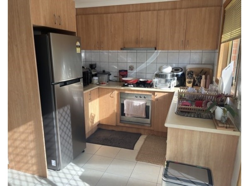 2/304 Blackshaws Road, Altona North VIC 3025