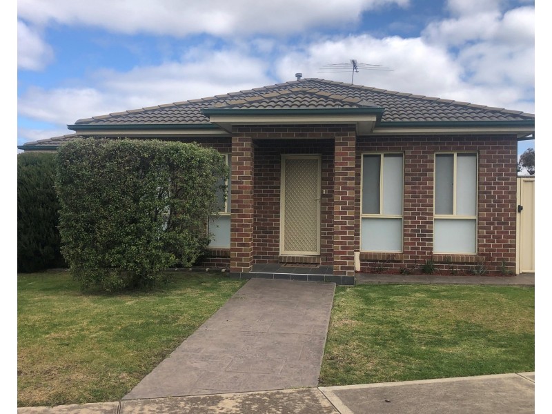 1/1 First Avenue, Altona North VIC 3025