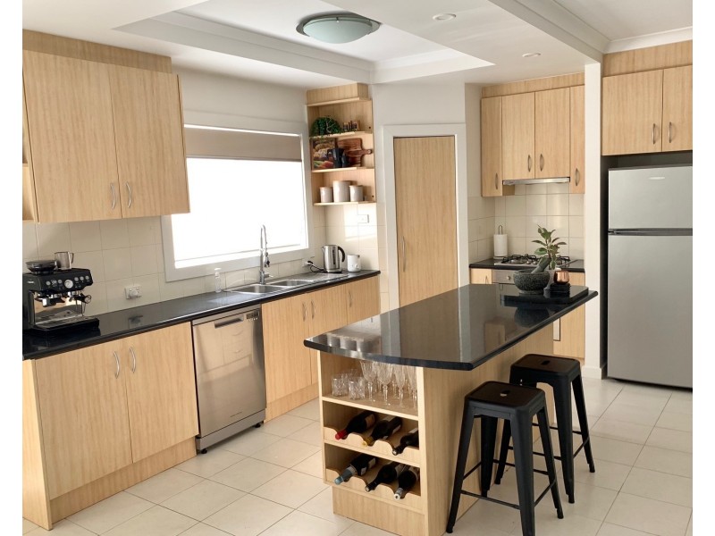 1/1 First Avenue, Altona North VIC 3025