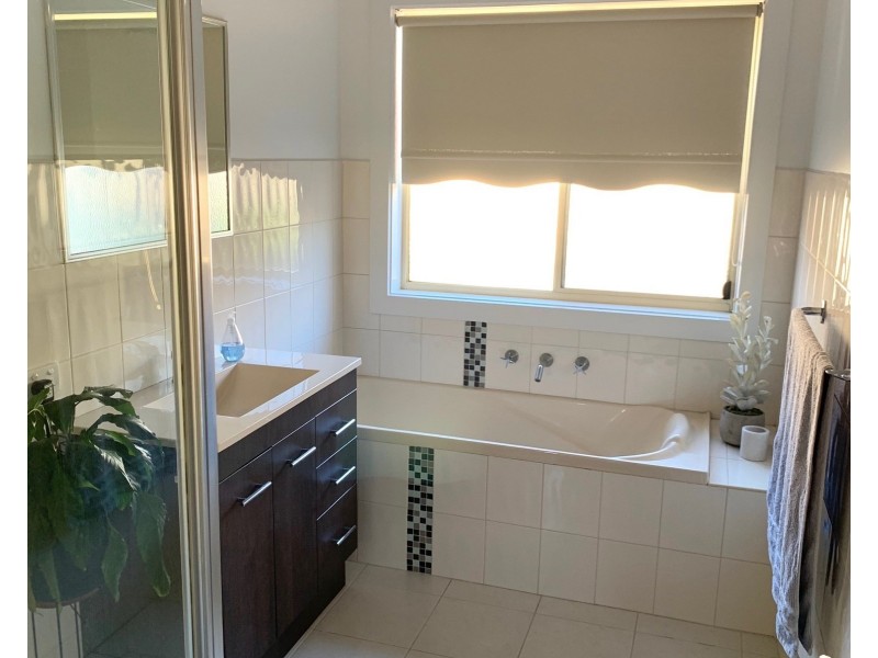 1/1 First Avenue, Altona North VIC 3025