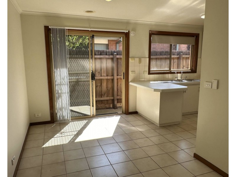 1/9 Balaclava Avenue, Altona Meadows VIC 3028