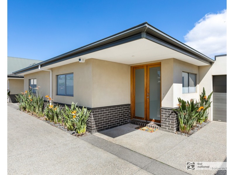 2/180 Civic Parade, Altona VIC 3018