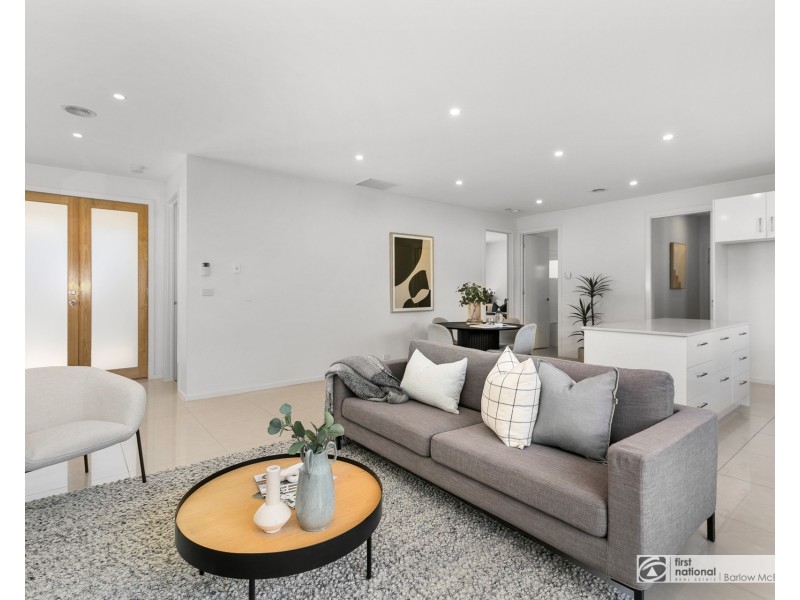 2/180 Civic Parade, Altona VIC 3018