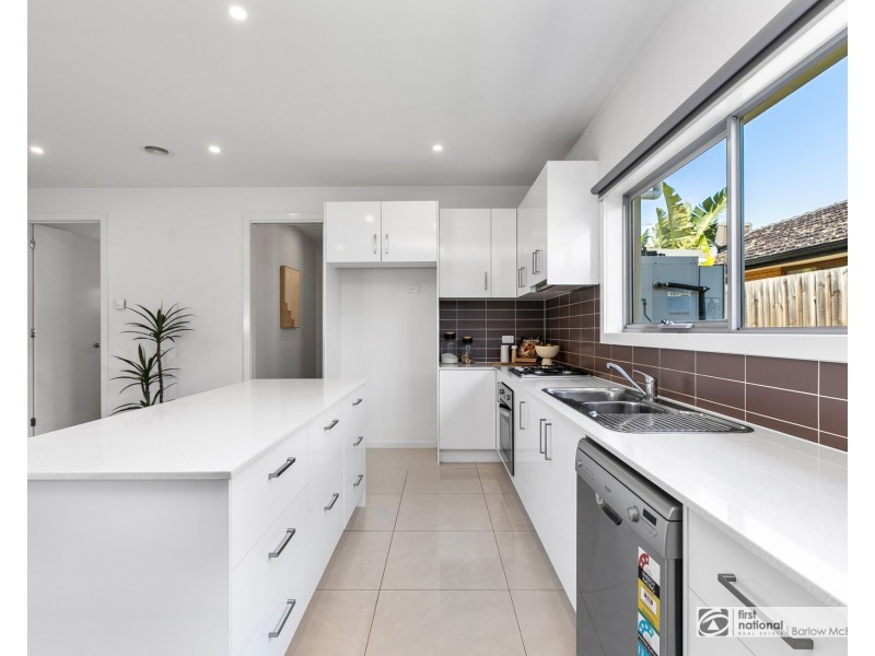 2/180 Civic Parade, Altona VIC 3018