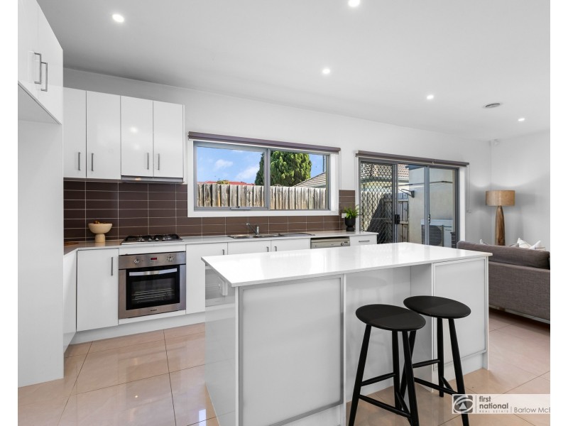 2/180 Civic Parade, Altona VIC 3018