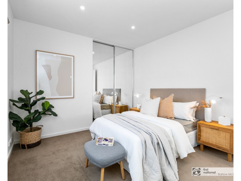 2/180 Civic Parade, Altona VIC 3018