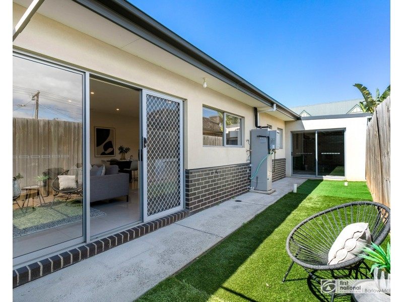 2/180 Civic Parade, Altona VIC 3018