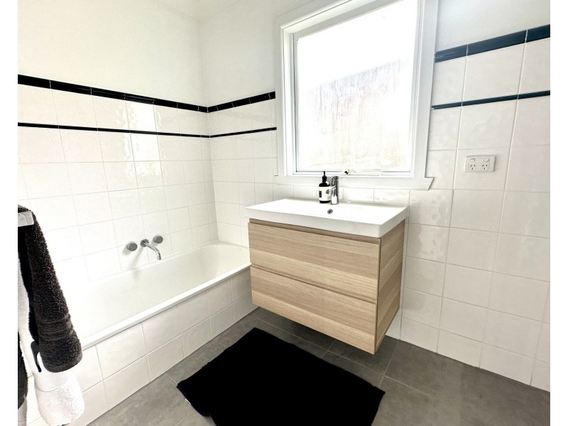 37 Cherry Avenue, Altona North VIC 3025