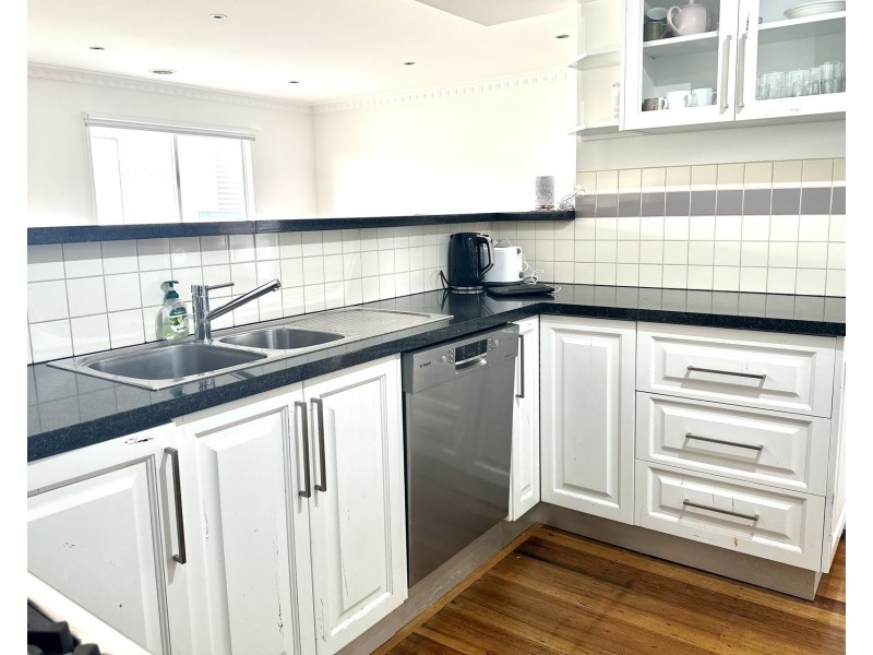 37 Cherry Avenue, Altona North VIC 3025