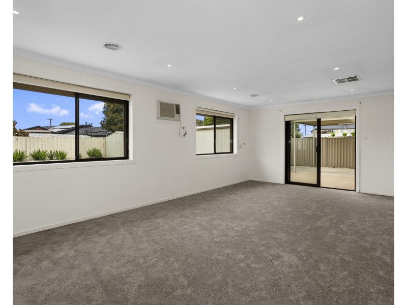 5 Pine Drive, Altona Meadows VIC 3028