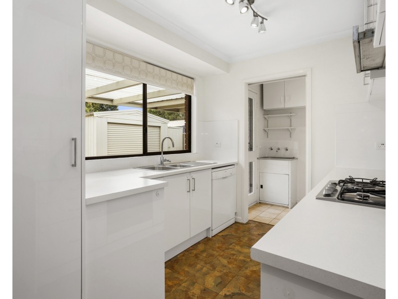 5 Pine Drive, Altona Meadows VIC 3028