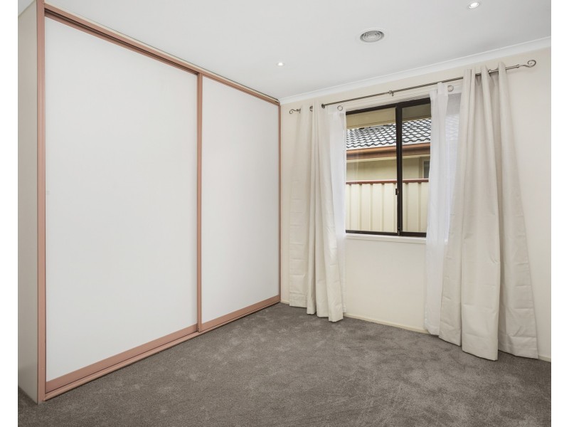 5 Pine Drive, Altona Meadows VIC 3028