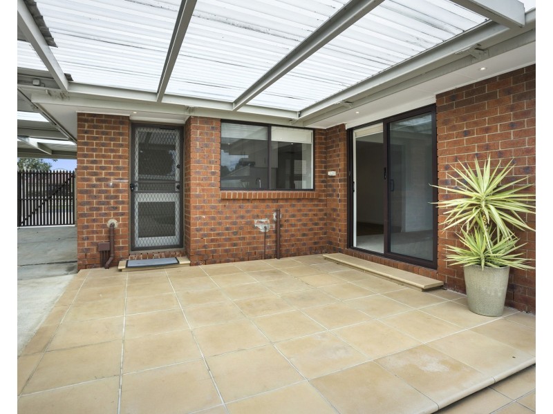 5 Pine Drive, Altona Meadows VIC 3028