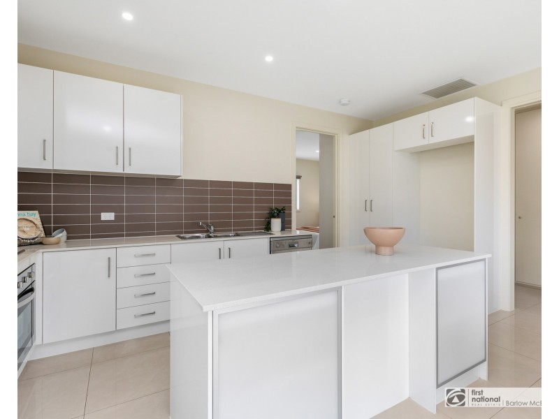 1/180 Civic Parade, Altona VIC 3018