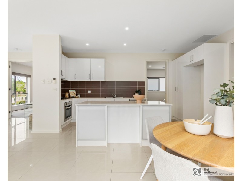 1/180 Civic Parade, Altona VIC 3018