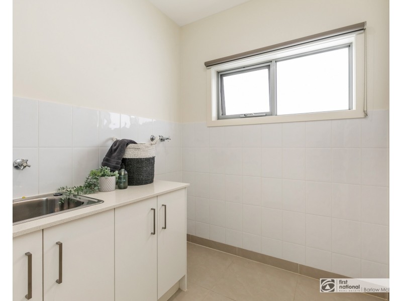 1/180 Civic Parade, Altona VIC 3018