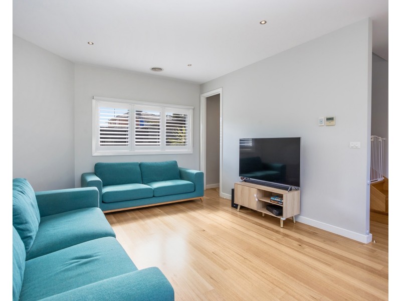 2/222 Civic Parade, Altona VIC 3018