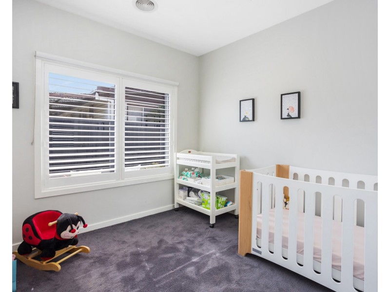 2/222 Civic Parade, Altona VIC 3018